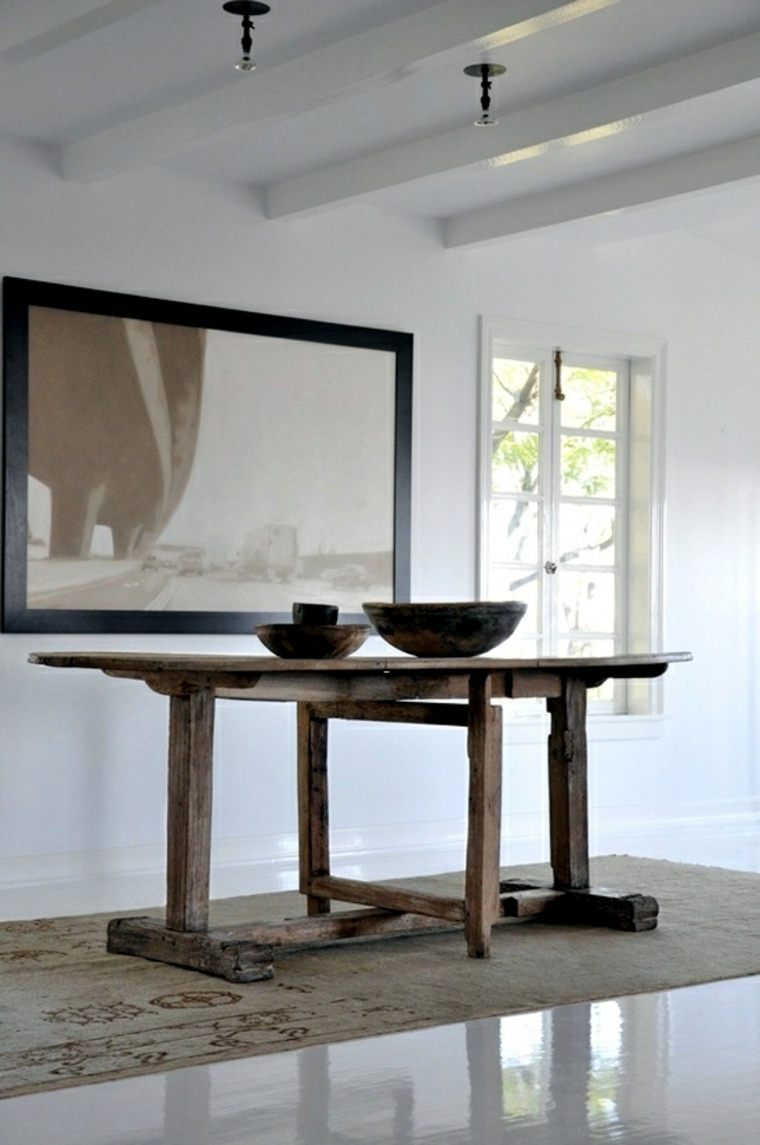 table en bois authetique design tapis de sol beige déco cadre mur