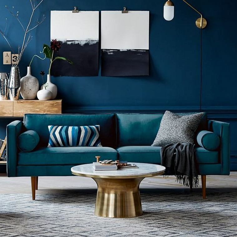 table basse design salon canapé bleu coussins déco mur idée meuble en bois plante composition dessins