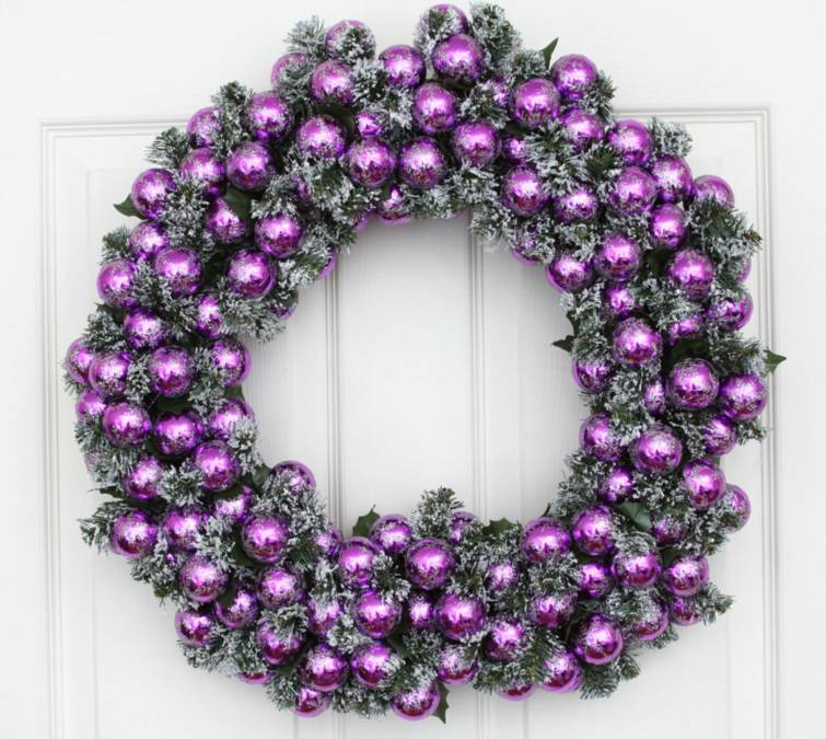 deco Noel couronne boules violettes