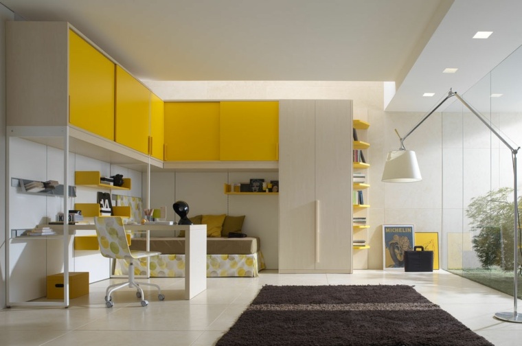 chambre ado idée aménagement meuble bois jaune tapis de sol marron 