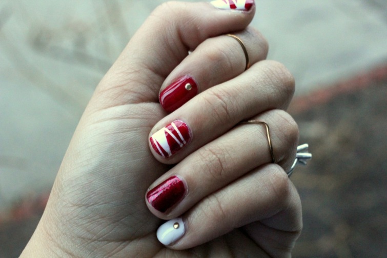 décoration ongles effet mrbre rouge blanc