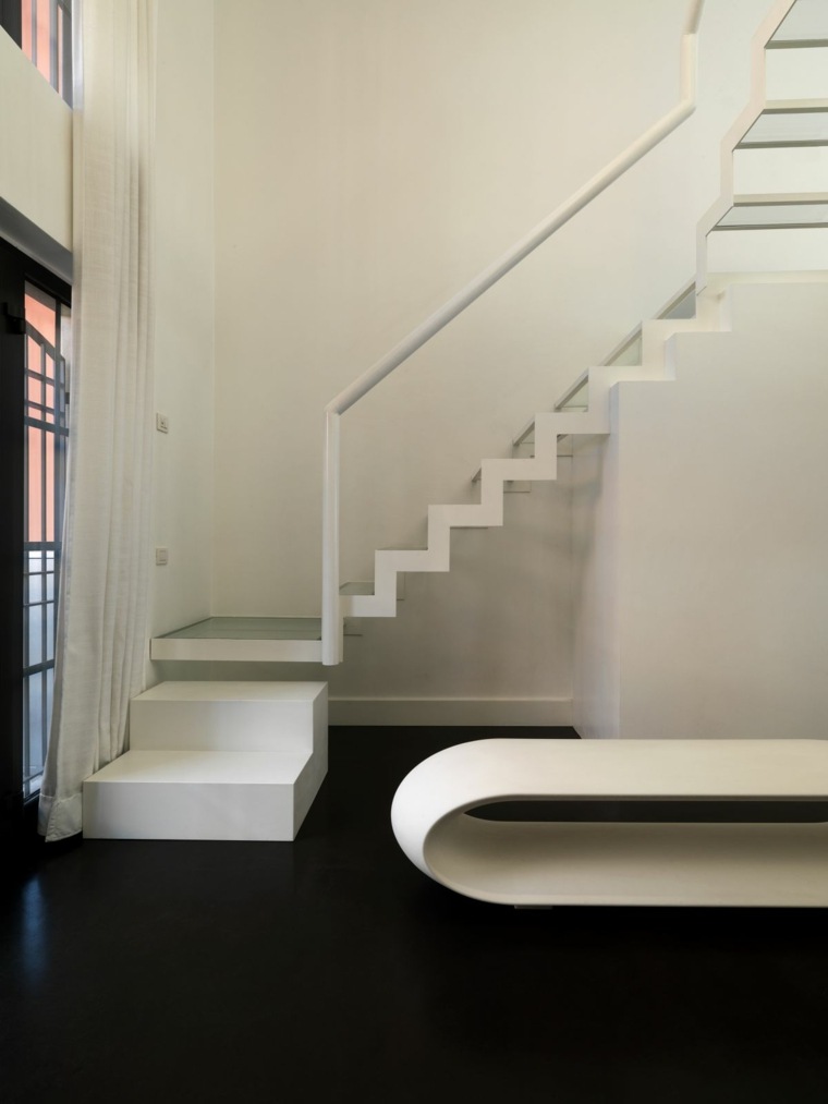 escaliers design minimaliste moderne