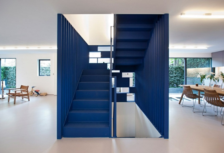 deco moderne escalier métal bleu