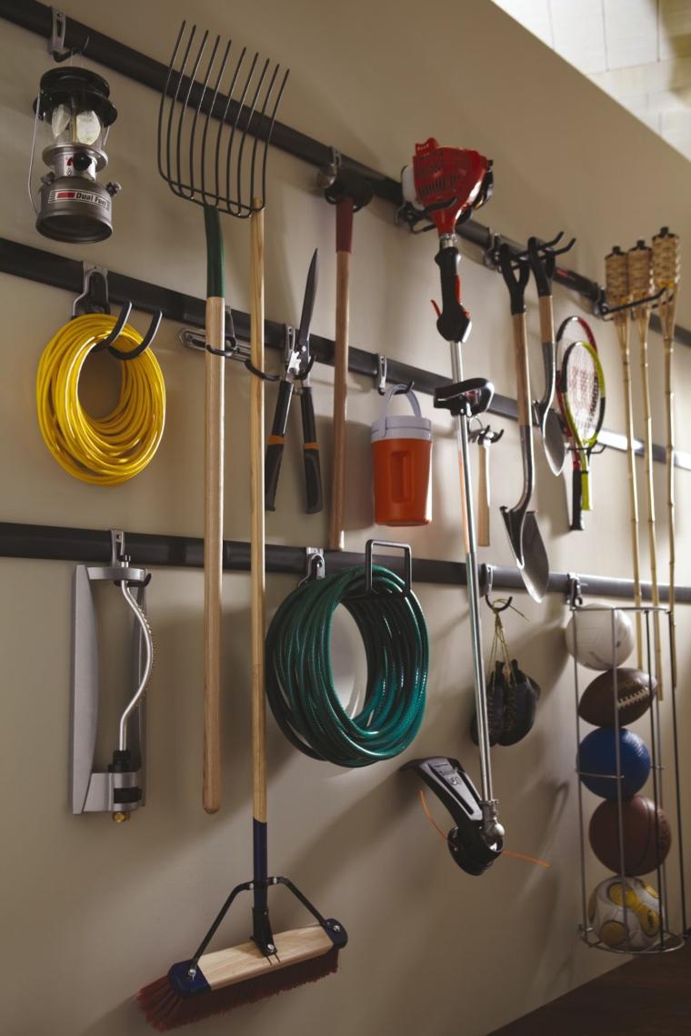 range outils de jardin mur garage rangement idée 