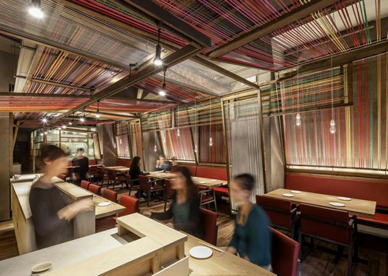 faux plafonds design idée aménagement restaurant intérieur moderne