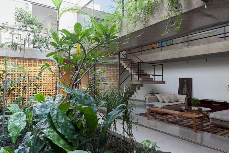 maison intérieur contemporain design aménagement canapé coussins table bois banc plante déco design sao paulo brésil cr2 arquitetura