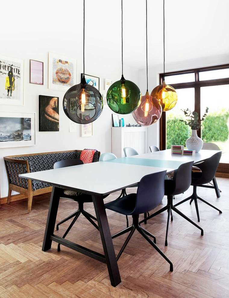 luminaire suspendu design salle à manger déco intérieur table blanche banc bois déco mur