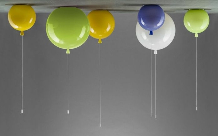 suspension ballons design idée chambre enfant déco éclairage 