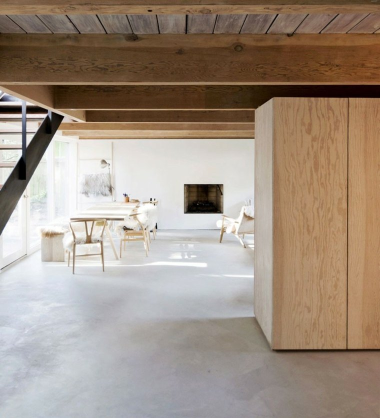 intérieur maison design moderne salle à manger table en bois déco plafond bois chaise Scott and Scott architects