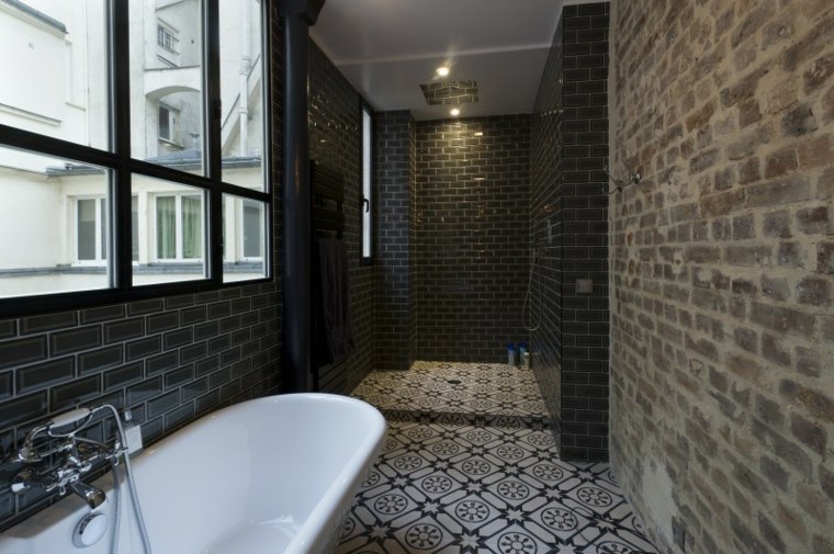 salle de bain idée revêtement mural sol baignoire carrelage carreaux design