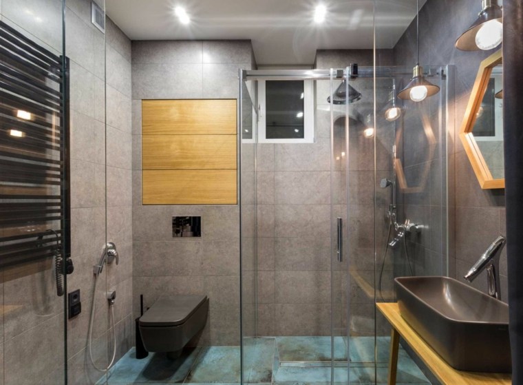 aménagement salle de bain design évier noir design toilettes suspendues cabine douche italienne