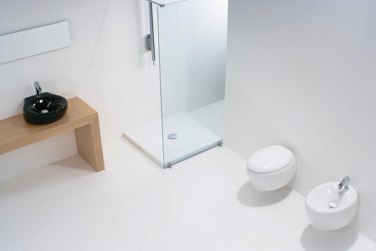toilettes suspendues salle de bain minimaliste
