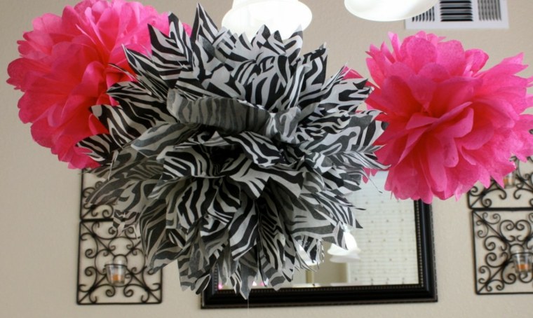 idée récup déco papier fleurs suspendues design moderne intérieur 