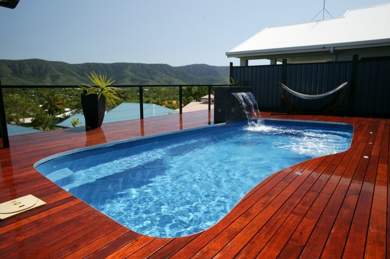 décoration piscine extérieure decking terrasse