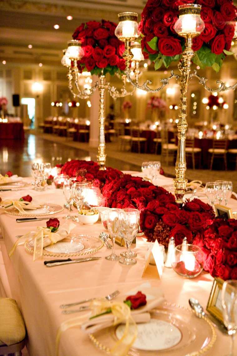 décoration table mariage roses rouges