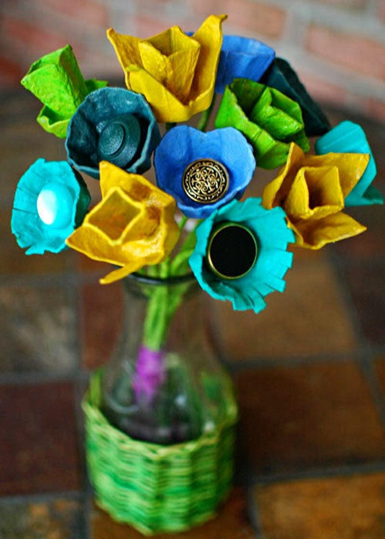 idée récup déco boîtes à oeufs fleurs bouquet design décoration moderne intérieure idée recyclage