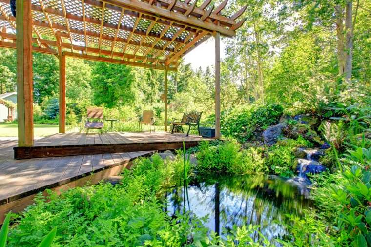 jardin aménagement pergola bassin d'eau idée extérieur aménagement moderne banc bois
