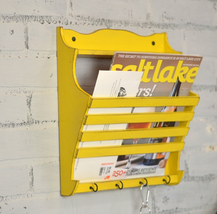 porte courrier design jaune bois entrée déco mur idée rangements