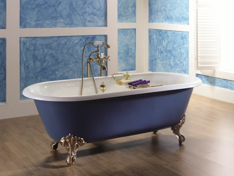 salle de bain retro baignoire bleue