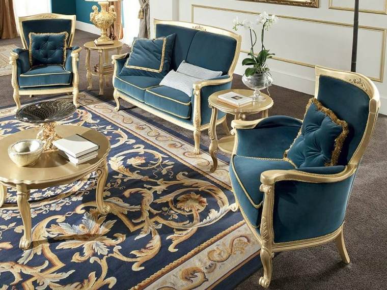 mobilier baroque design tapis de sol motif fleurs table basse bois design canapé coussins