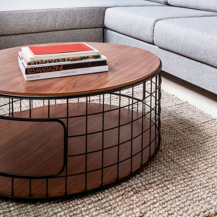 table ronde bois design salon aménagement canapé gris design tapis de sol beige