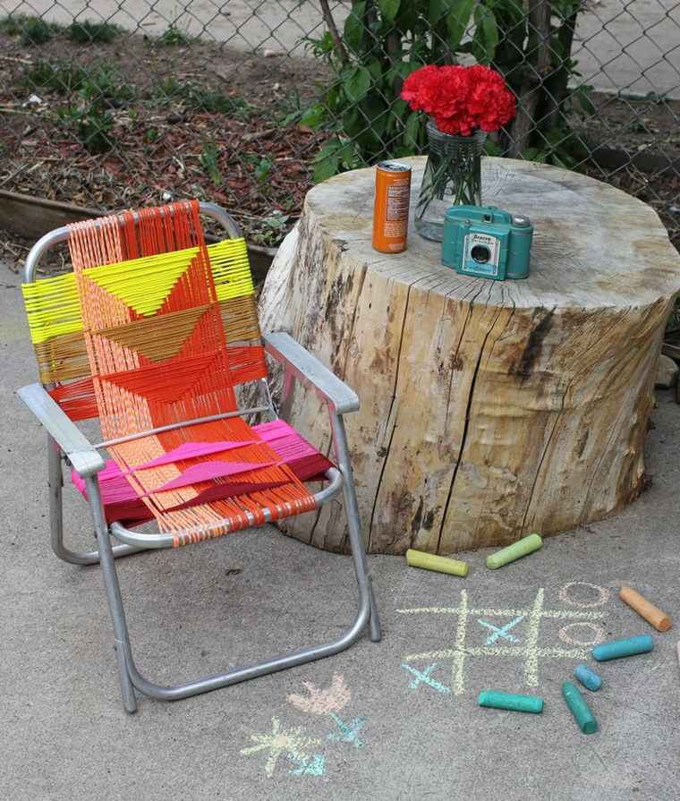table en bois diy idée déco chaise original bouquet fleurs design idée 