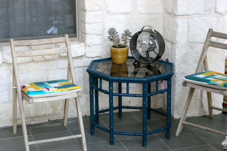 table basse terrasse idée aménagement chaise bois design déco plante pot de fleurs