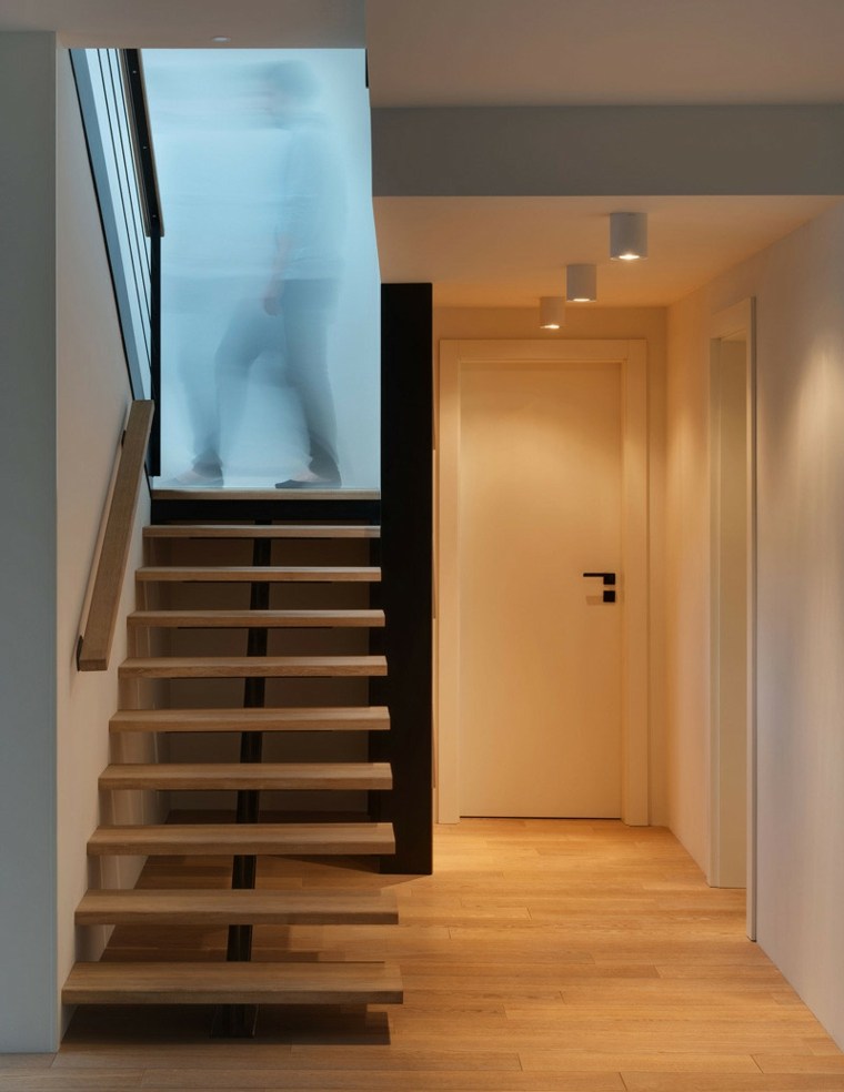 escalier bois appart design moderne idée aménagement 