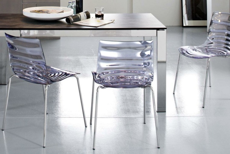 chaises transparentes design original