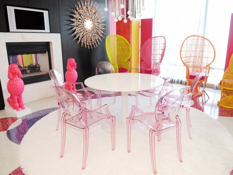 chaises transparentes roses design