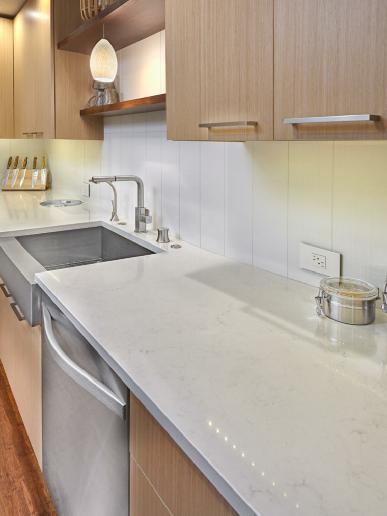 comptoir de cuisine blanc marbre bois