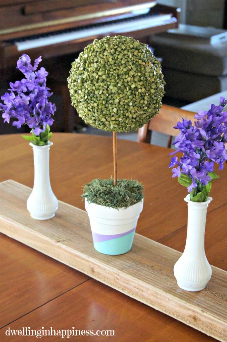 déco centre table idée fleurs bouquet violet 