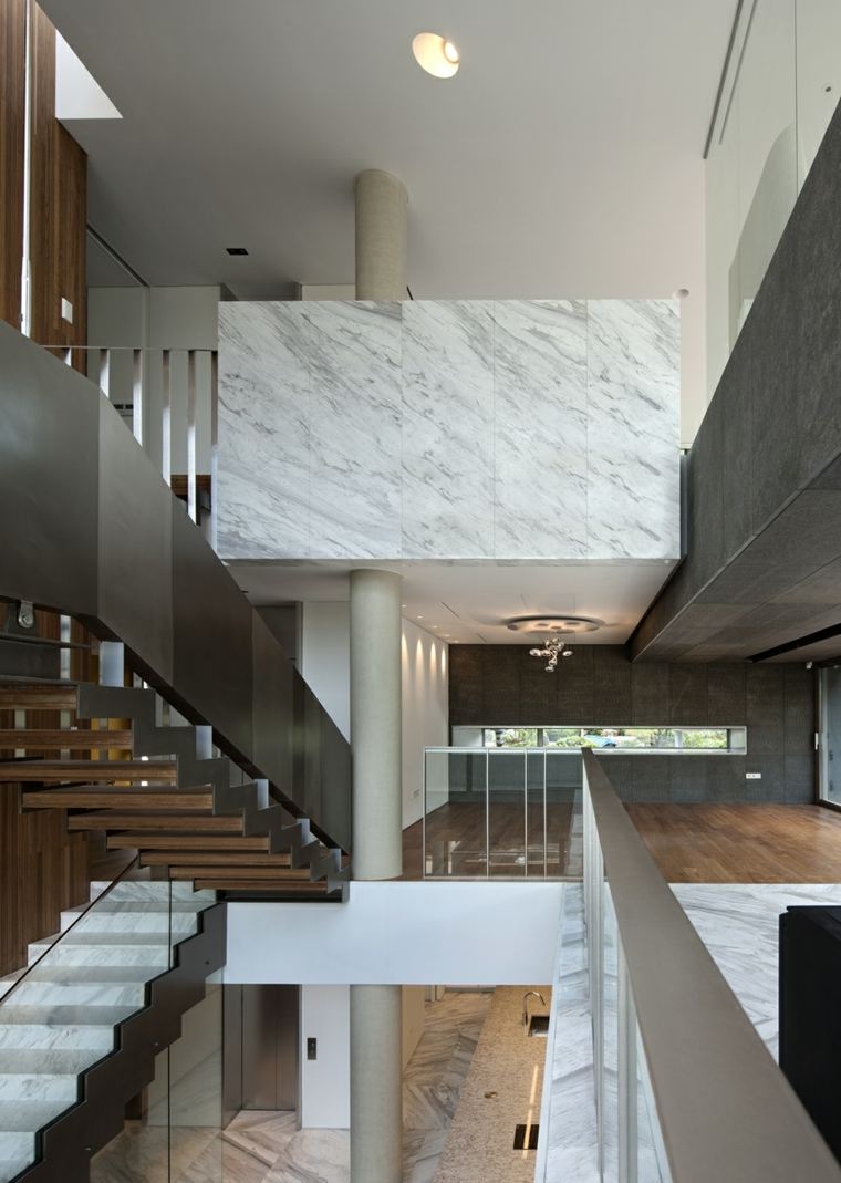 escalier intérieur contemporain matériaux