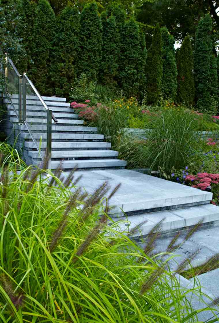escalier moderne beton jardin