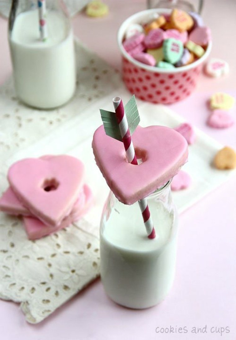 saint valentin décoration table gâteau forme rose idée original
