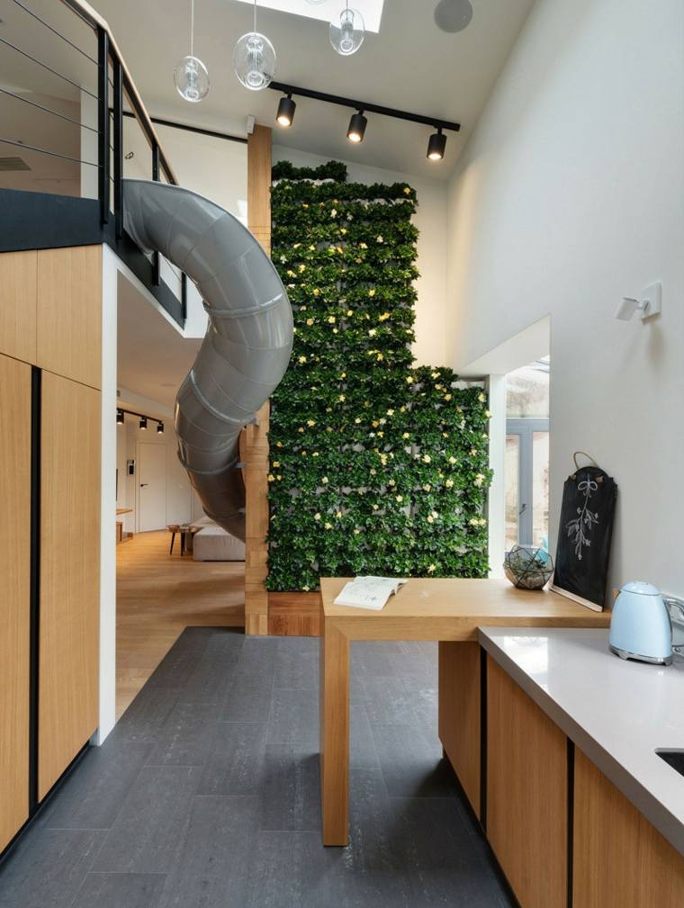 intérieur appart moderne design mur végétale idée cuisine bois comptoir