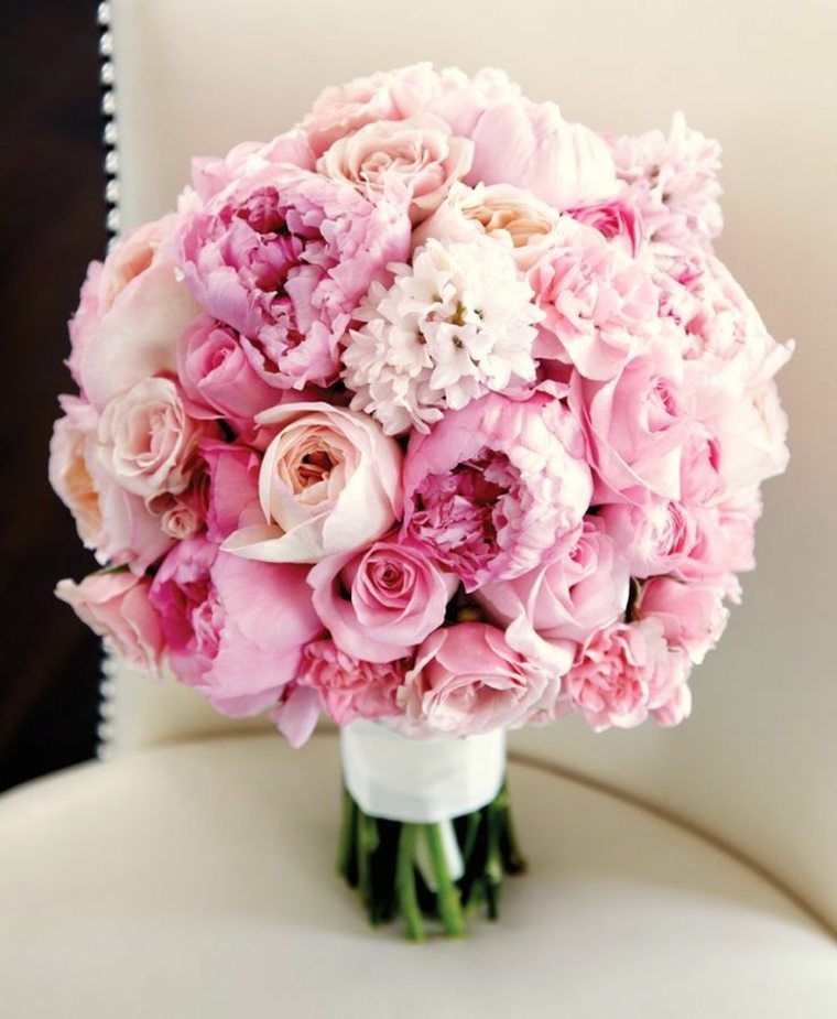 décoration printemps mariage fleurs bouquet mariée idée composition florale pâques 