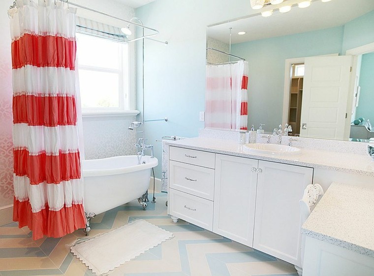 salle de bain contemporaine décoration shabby chic idée rideau baignoire blanche 