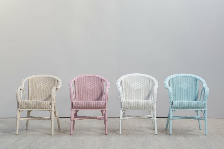 chaises tressées peinture