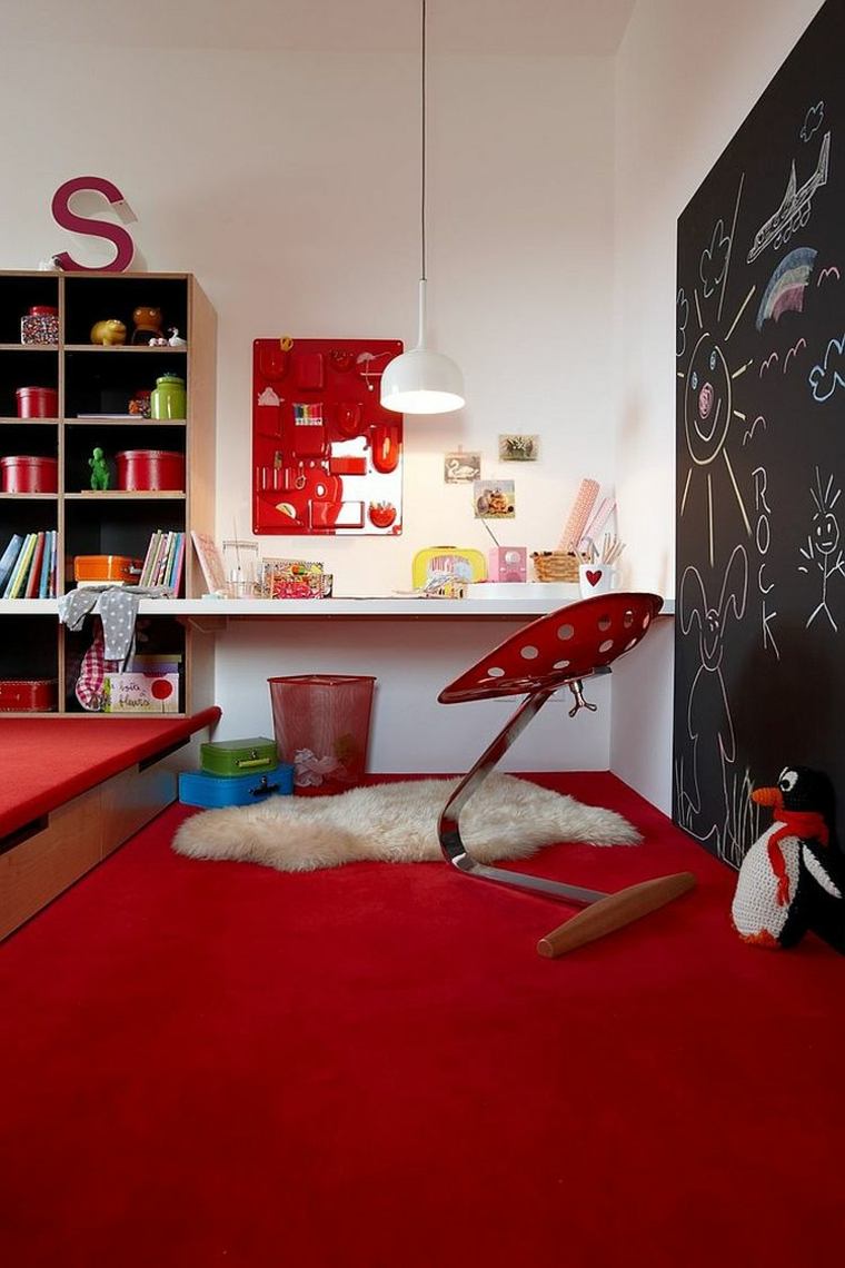 chambre enfant rouge design moderne