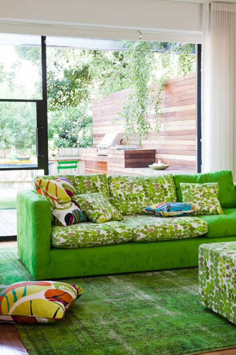 canapé tapis vert design coussins idée déco intérieur 