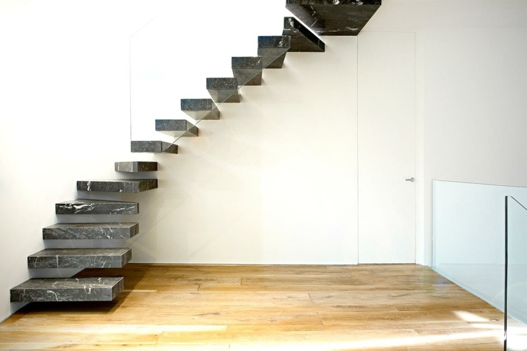 escalier contemporain marbre noir et blanc