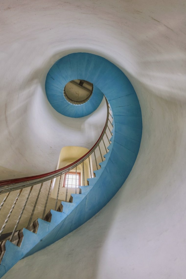 escalier spirale decoration et couleur