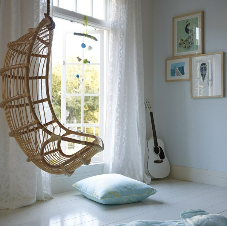 chaise suspendue design fauteuil résine intérieur aménagement idée