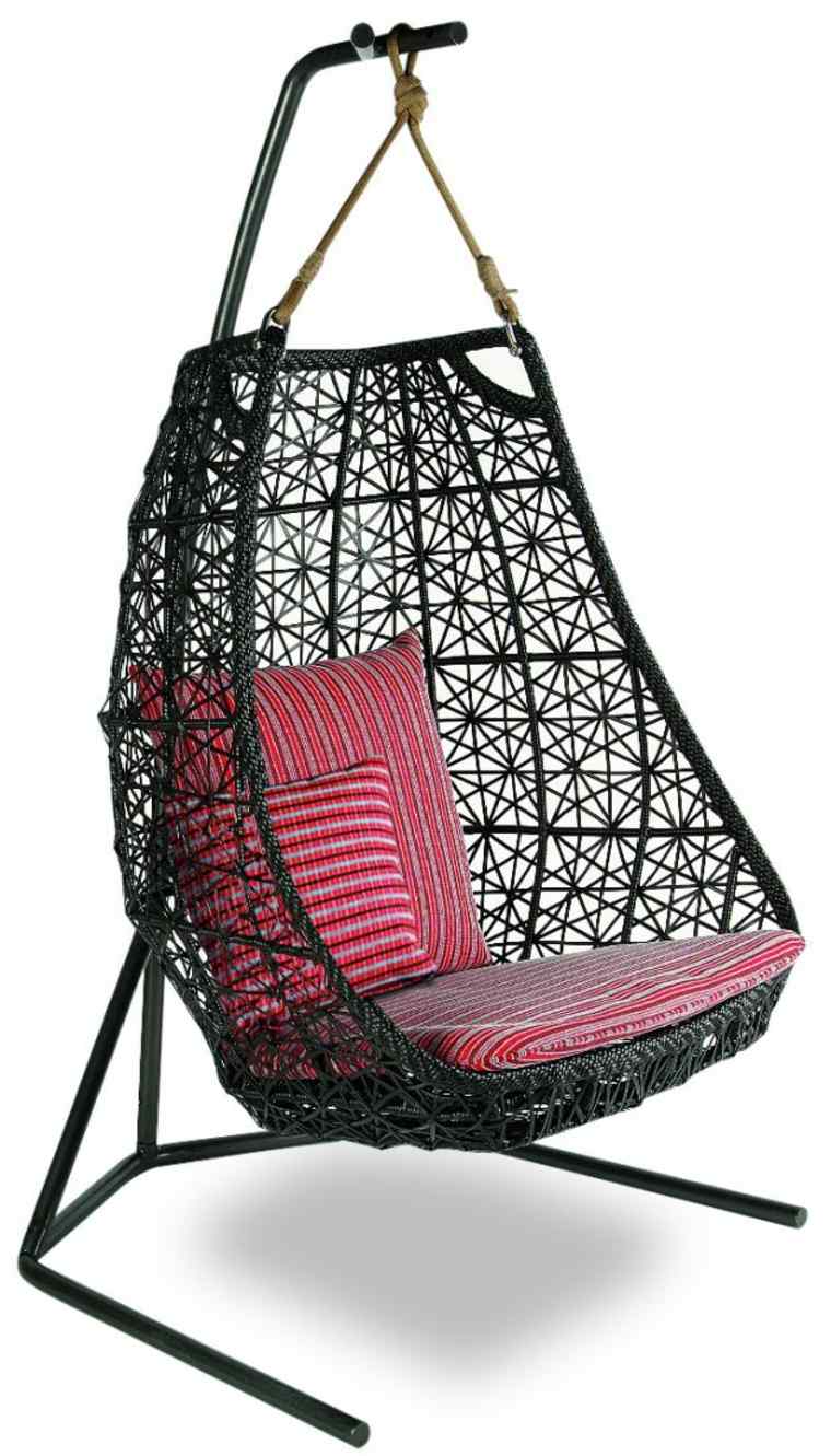 chaise suspendue design coussin idée aménagement moderne swing chair patricia urquiola