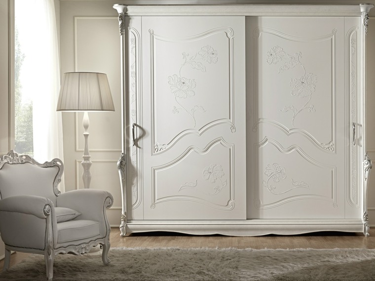 armoire design chambre mobilier idée fauteuil blanc tapis de sol lampe à pied