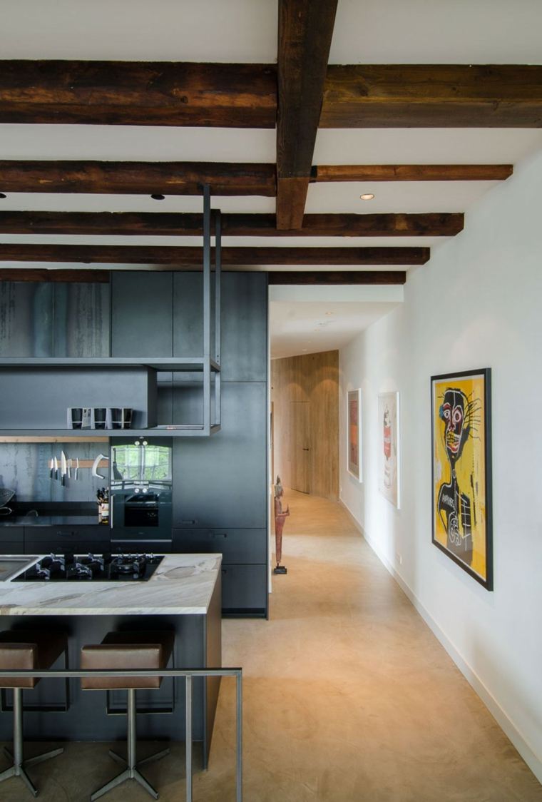 appartemetn loft design moderne poutres en bois déco mur tableau