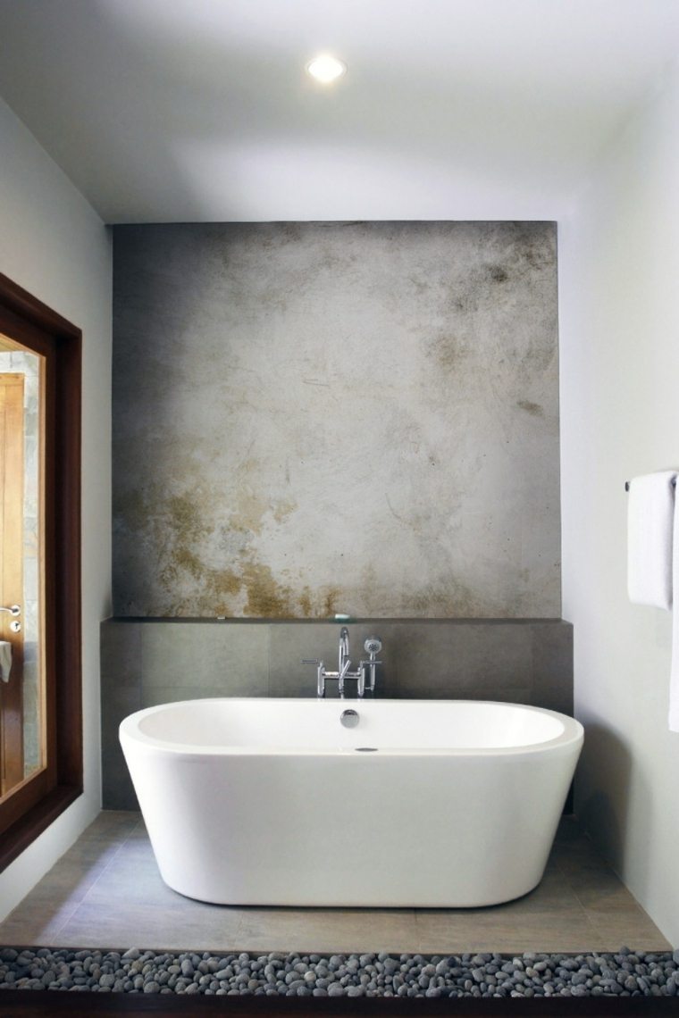 salle de bain béton ciré baignoire design moderne idée intérieur