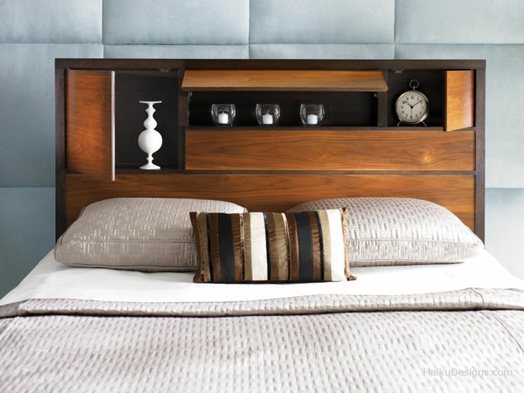 tête de lit avec rangement bois moderne design élégante idée aménagement chambre coussins