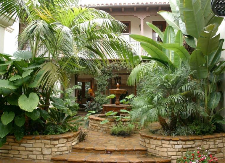 aménagement petit jardin cour intérieure palmiers